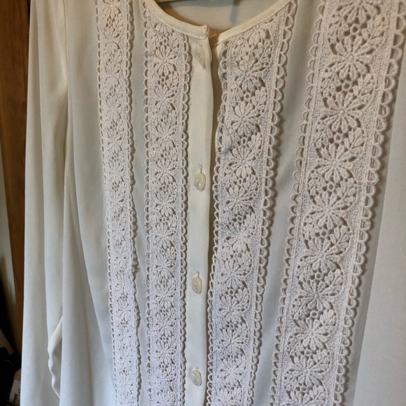 Lauren Conrad button down blouse, size medium - Picture 3 of 6